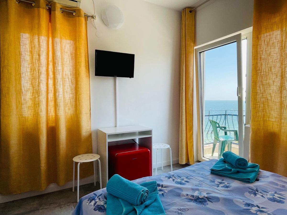 Hostel Pierre La Tarmul Marii -Primim Vouchere Vacanta Costineşti Exteriér fotografie